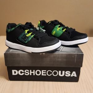 DC boy's cure sneakers size 11